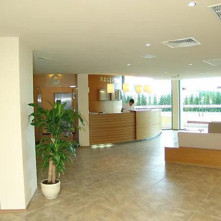 Marina Club