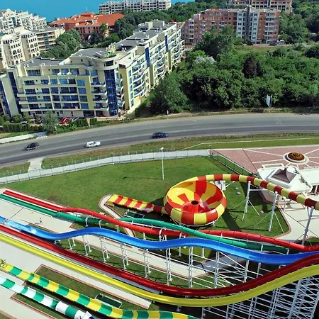 Marina Club
