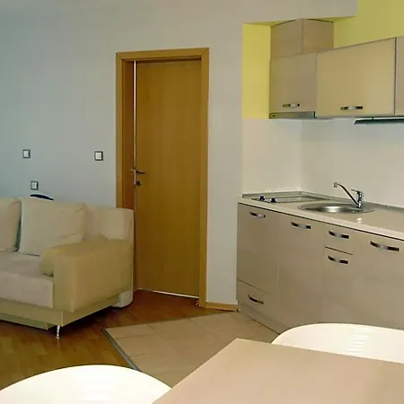 Marina Club Aparthotel 4*