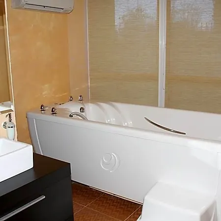 Lägenhetshotell Marina Club 4*