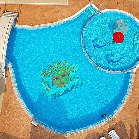 Marina Club Lägenhetshotell 4*