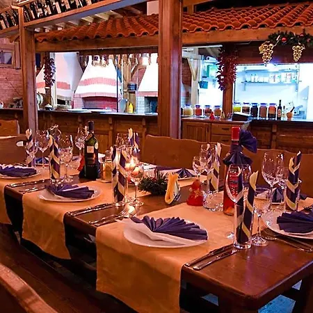 Lägenhetshotell Marina Club 4*