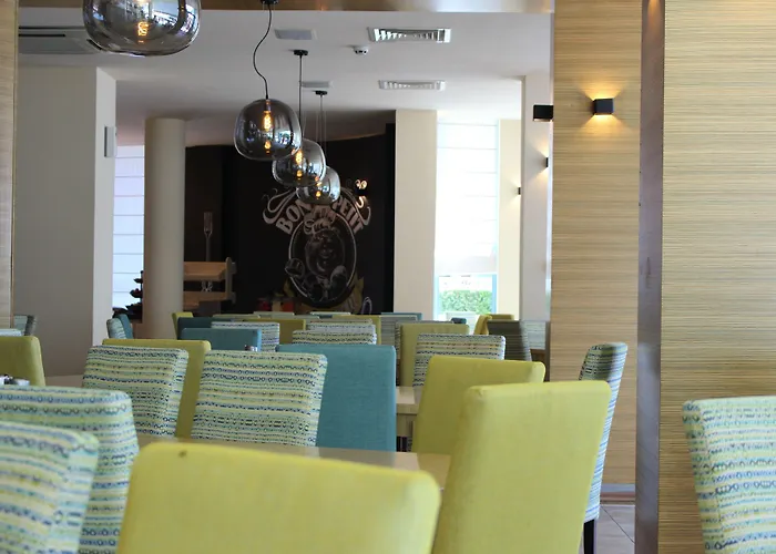 Marina Club 4* 帕莫瑞